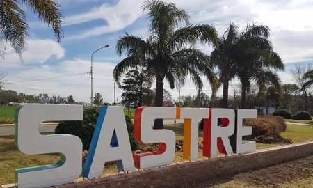 La iniciativa del sacerdote de la ciudad cabecera del departamento San Martín se fundamente en que ese día es además la celebración de San José, el santo patrono de la localidad de Sastre. La iniciativa del sacerdote de la ciudad cabecera del departamento San Martín se fundamente en que ese día es además la celebración de San José, el santo patrono de la localidad de Sastre.