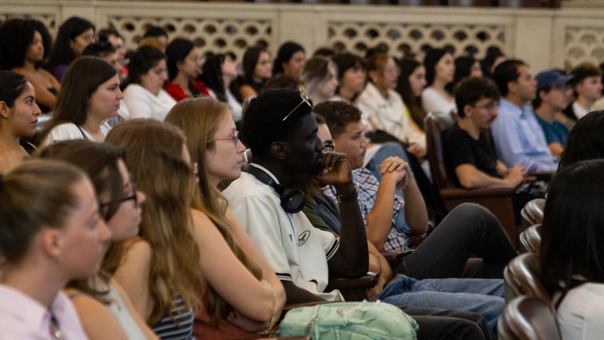 Los estudiantes que llegaron a la UNL participaron de un acto en el rectorado, pero también tendrán una agenda con propuestas artísticas, deportivas y recreativas. Los estudiantes que llegaron a la UNL participaron de un acto en el rectorado, pero también tendrán una agenda con propuestas artísticas, deportivas y recreativas.
