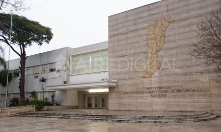Una de las oficinas del Ministerio de Producción Ciencia y Tecnología de Santa Fe, fue cerrada ante un caso sospechoso de coronavirus. Una de las oficinas del Ministerio de Producción Ciencia y Tecnología de Santa Fe, fue cerrada ante un caso sospechoso de coronavirus.