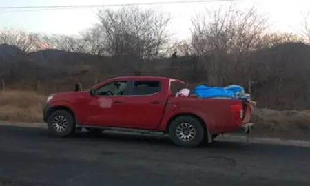 Doce cadáveres aparecieron en una camioneta en el límite de los estados mexicanos de Michoacán y Guerrero. Doce cadáveres aparecieron en una camioneta en el límite de los estados mexicanos de Michoacán y Guerrero.