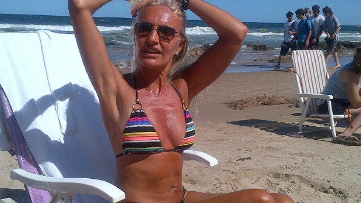 Silvia D'Auro se mudó a Uruguay. Silvia D'Auro se mudó a Uruguay.