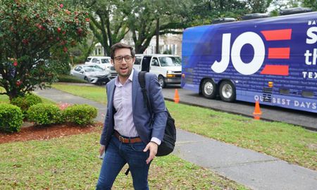 Tyler Ducklo, se convirtió en la primera baja del flamante gobierno del presidente de Estados Unidos, Joe Biden. Tyler Ducklo, se convirtió en la primera baja del flamante gobierno del presidente de Estados Unidos, Joe Biden.
