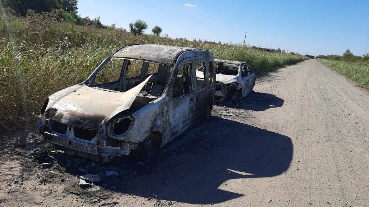 Los autos utilizados en el golpe fueron encontrados calcinados a las afueras de Rosario