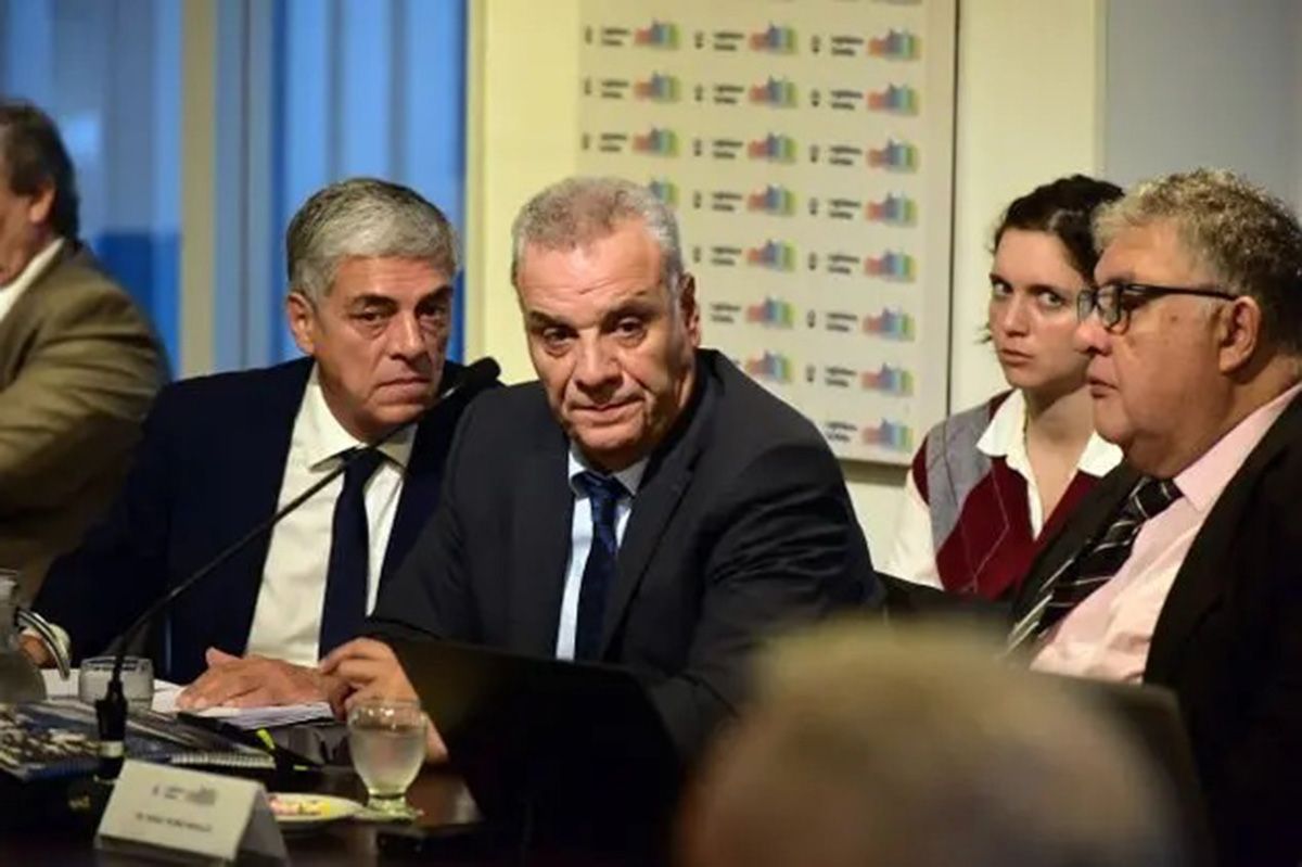 Los fiscales que investigaron la causa fueron acusados de prejuicios de género y de “condenar moralmente” a la víctima. Aún no se sabe quién mató a la mujer de 51 años en el sur de Córdoba, pero la Justicia identificó el ADN de un nuevo sospechoso. Los fiscales que investigaron la causa fueron acusados de prejuicios de género y de “condenar moralmente” a la víctima. Aún no se sabe quién mató a la mujer de 51 años en el sur de Córdoba, pero la Justicia identificó el ADN de un nuevo sospechoso.