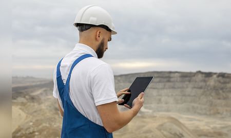 Ingeniería de Minas, la carrera universitaria casi desconocida, con la que podés ganar medio millón de pesos por mes. Ingeniería de Minas, la carrera universitaria casi desconocida, con la que podés ganar medio millón de pesos por mes.