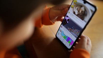 Pantallas, redes y videojuegos: Santa Fe apunta a reducir el uso problemático de celulares entre adolescentes