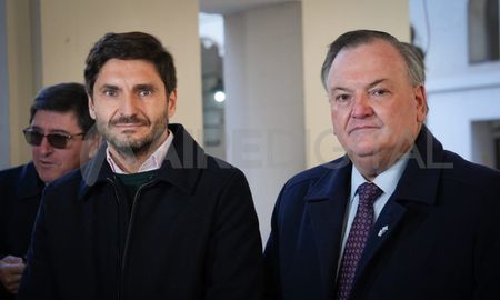 El senador de San Cristóbal Felipe Michlig, mentor y amigo del elector gobernador, Maximiliano Pullaro. El senador de San Cristóbal Felipe Michlig, mentor y amigo del elector gobernador, Maximiliano Pullaro.