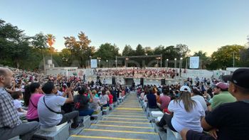 Santa Fe celebró sus 451 años con música y premios en el Anfiteatro del Parque Garay