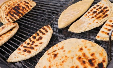 Con esta receta fácil, podrás preparar una tortilla a la parrilla perfecta para tu próxima comida. Con esta receta fácil, podrás preparar una tortilla a la parrilla perfecta para tu próxima comida.