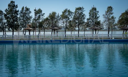 El camping y las áreas verdes del balneario reciben a miles de visitantes cada fin de semana. El camping y las áreas verdes del balneario reciben a miles de visitantes cada fin de semana.