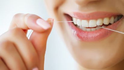 El hilo dental, clave para prevenir enfermedades cardíacas, diabetes y mejorar la salud general