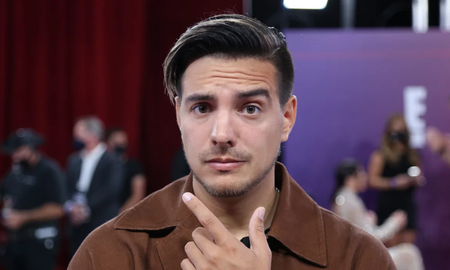 El cantante, Vadhir Derbez, pudo completar su presentación en el programa Hoy, luego de vivir un momento muy incómodo.
