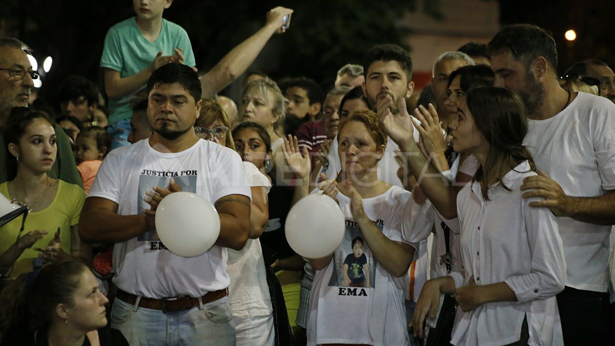 Familiares de víctimas de la inseguridad se movilizaron acompañados de miles de rafaelinos para pedir justicia.