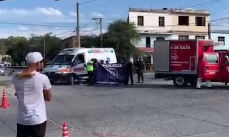 Una nena viajaba en el auto con su papá, se abrió la puerta y cayó: murió atropellada Una nena viajaba en el auto con su papá, se abrió la puerta y cayó: murió atropellada