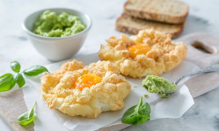 Cómo hacer huevos nube paso a paso. Cómo hacer huevos nube paso a paso.