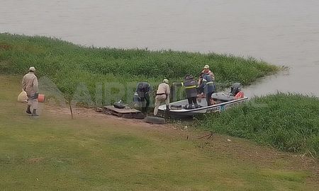 El accidente ocurrió el 16 de septiembre luego de que un grupo de once personas se subieron a un bote en aguas del río Coronda. El accidente ocurrió el 16 de septiembre luego de que un grupo de once personas se subieron a un bote en aguas del río Coronda.