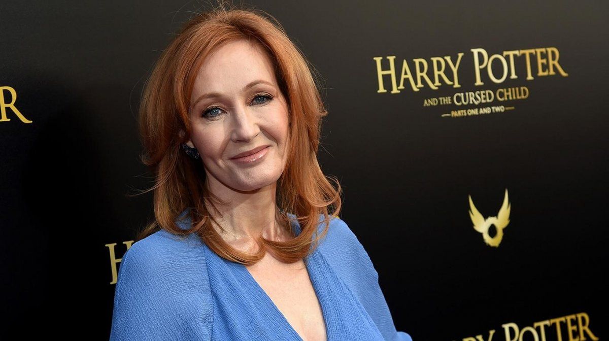 La creadora de Harry Potter reveló que un importante personaje de la saga era homosexual