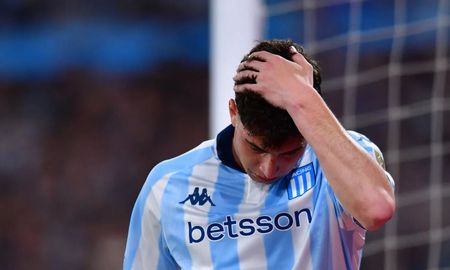 Juan Nardoni sufrió un desgarro en el bíceps femoral derecho en el partido de Racing contra Vélez por la Copa Libertadores. Juan Nardoni sufrió un desgarro en el bíceps femoral derecho en el partido de Racing contra Vélez por la Copa Libertadores.