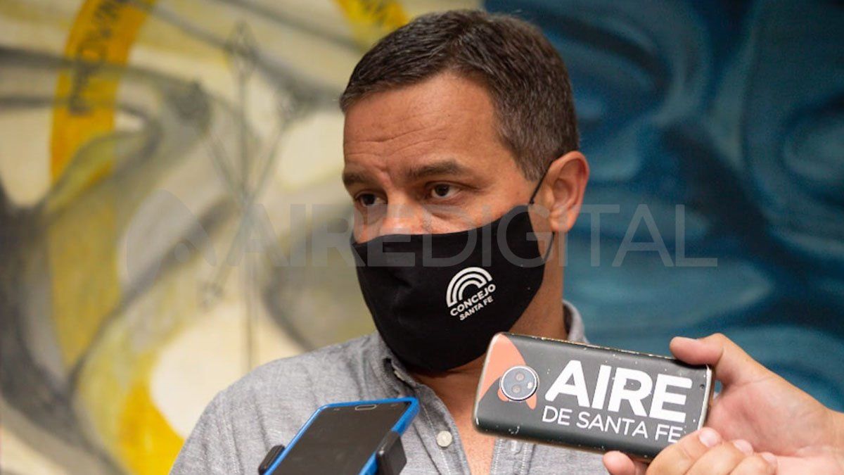 “Priorizamos la herramienta del diálogo a través de la incorporación de tecnologías de la información para una gestión sustentable a través de diversas propuestas porque queremos lograr un Concejo abierto, transparente y participativo”, agregó el concejal.