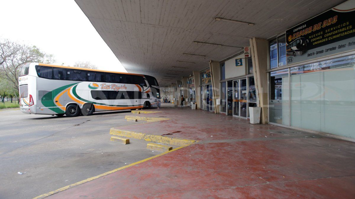 Desde la federación indican que la suba de los costos ronda un 40%, a lo que hay que sumar los incrementos salariales del personal, la  la caída de pasajeros por la cuarentena y la obligación de transportar gratis a los trabajadores de servicios esenciales. “Esta suma de factores pone en riesgo la continuidad del servicio a partir del 1 de enero próximo”, alertan.