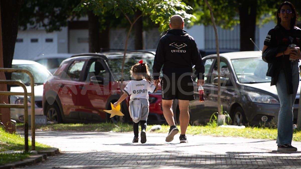 Las familias sabaleras dijeron presente en la previa del clásico.