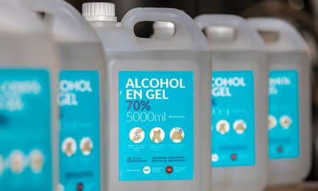 la unl produce mas de 1.000 litros de alcohol en gel para la emergencia sanitaria la unl produce mas de 1.000 litros de alcohol en gel para la emergencia sanitaria