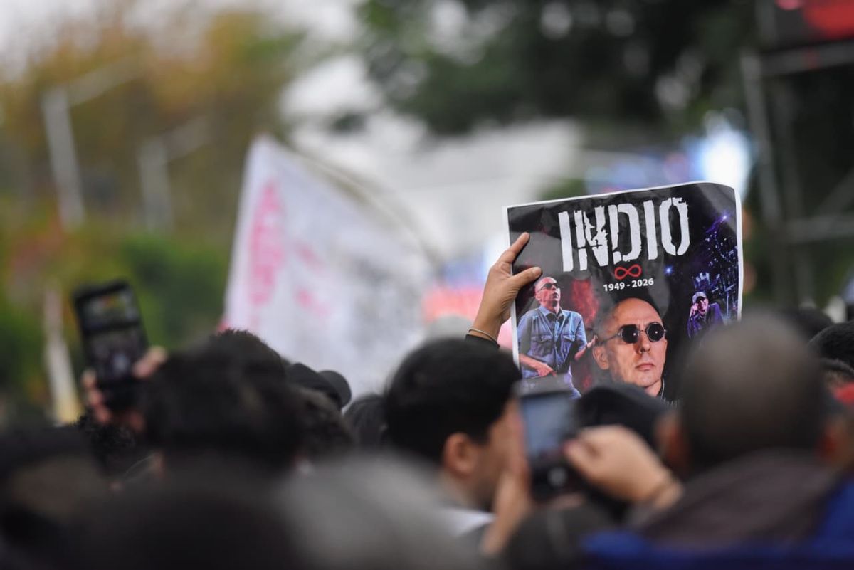 Así despidieron los fans al Indio Solari. Así despidieron los fans al Indio Solari.