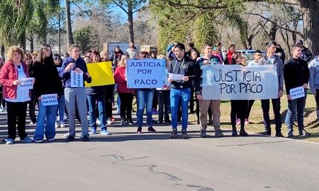 Los familiares y allegados a Franco Demarchi se manifestaron durante el mediodía de este viernes. Los familiares y allegados a Franco Demarchi se manifestaron durante el mediodía de este viernes.