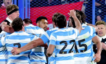 Por la segunda fecha del Rugby Championship, Los Pumas lograron un triunfo histórico al vencer a los All Blacks 29-23 en el estadio de Vélez. Por la segunda fecha del Rugby Championship, Los Pumas lograron un triunfo histórico al vencer a los All Blacks 29-23 en el estadio de Vélez.