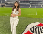 Sara Duque está en la Argentina. La profesora de inglés de Julián Álvarez en Manchester City con su visita al país y sorprendió con sus equipos preferidos. Sara Duque está en la Argentina. La profesora de inglés de Julián Álvarez en Manchester City con su visita al país y sorprendió con sus equipos preferidos.