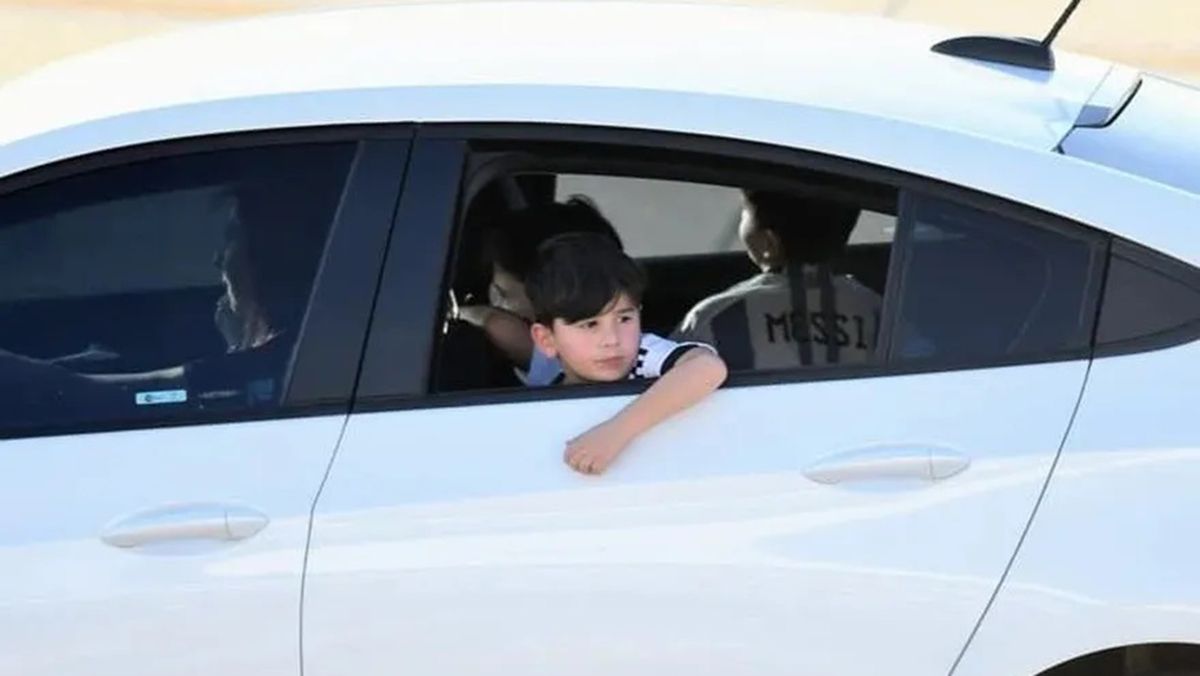 Los hijos de Messi vistieron la camiseta 10 de la Selección.