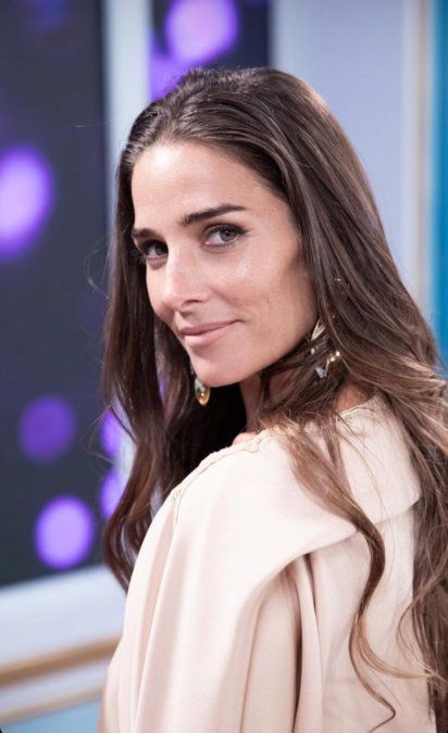 Juana Viale compartió detalles de su estilismo súper natural para el almuerzo de domingo.