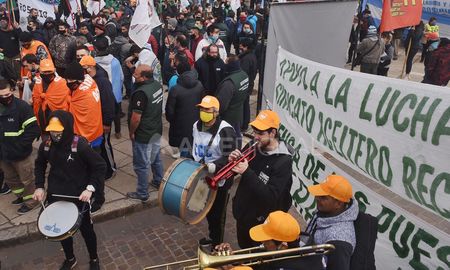 Las movilizaciones a favor y en contra de Vicentin sorprendieron a todos. Tanto al gobierno, como a la oposición. Las movilizaciones a favor y en contra de Vicentin sorprendieron a todos. Tanto al gobierno, como a la oposición.
