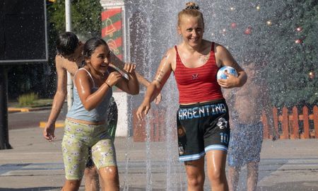 Ola de calor en la ciudad de Buenos Aires: 190 personas fueron asistidas por el SAME. Ola de calor en la ciudad de Buenos Aires: 190 personas fueron asistidas por el SAME.