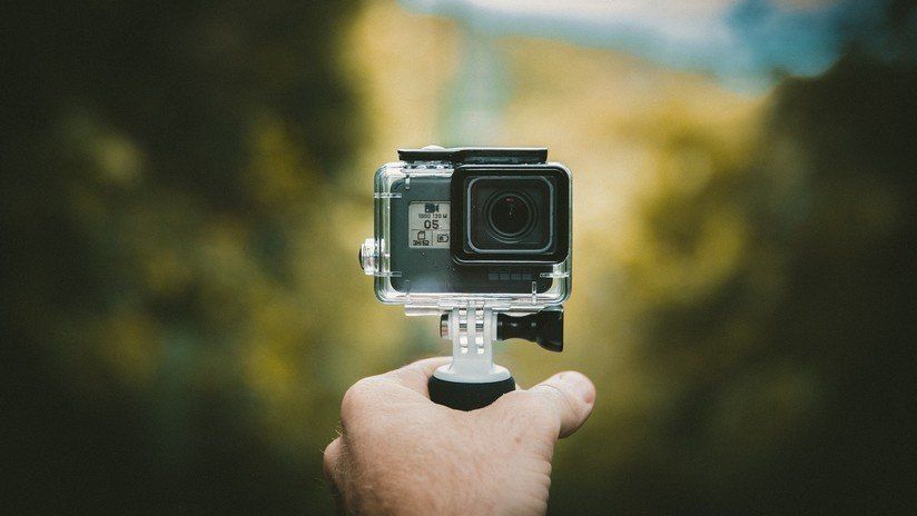 Un ‘youtuber’ encontró en el agua una cámara GoPro con las últimas grabaciones de un hombre que se ahogó hace dos años
