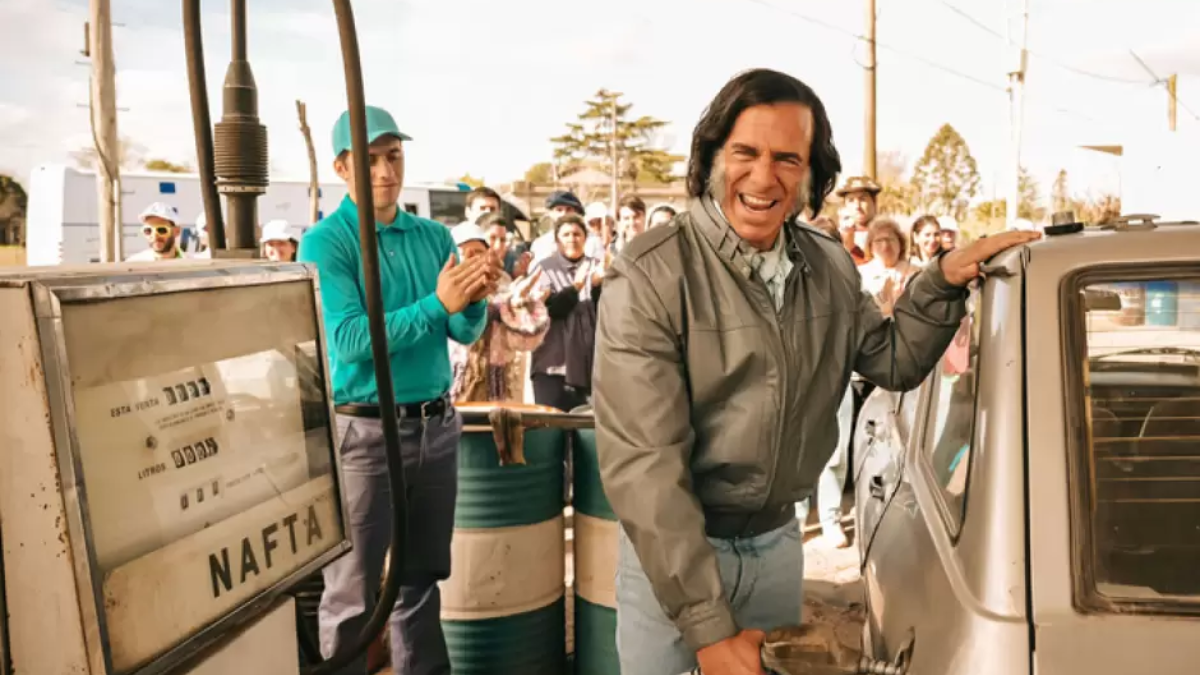 Leonardo Sbaraglia interpreta a Carlos Menem en la serie “¡Síganme!”