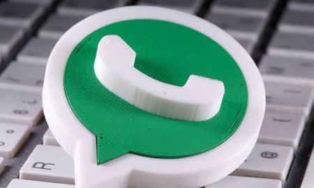 WhatsApp vuelve a estar en el centro de la polémica. WhatsApp vuelve a estar en el centro de la polémica.
