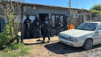 Homicidio en barrio San Pantaleón: tres allanamientos y un revólver secuestrado