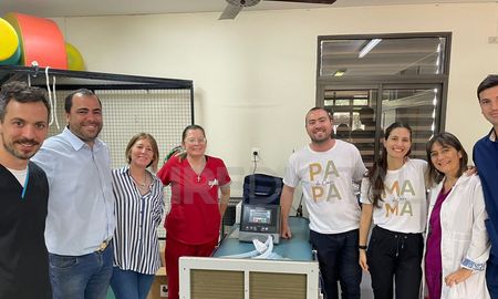 La familia de Conrado Regué donó el dinero de la colecta al hospital de Niños. La familia de Conrado Regué donó el dinero de la colecta al hospital de Niños.