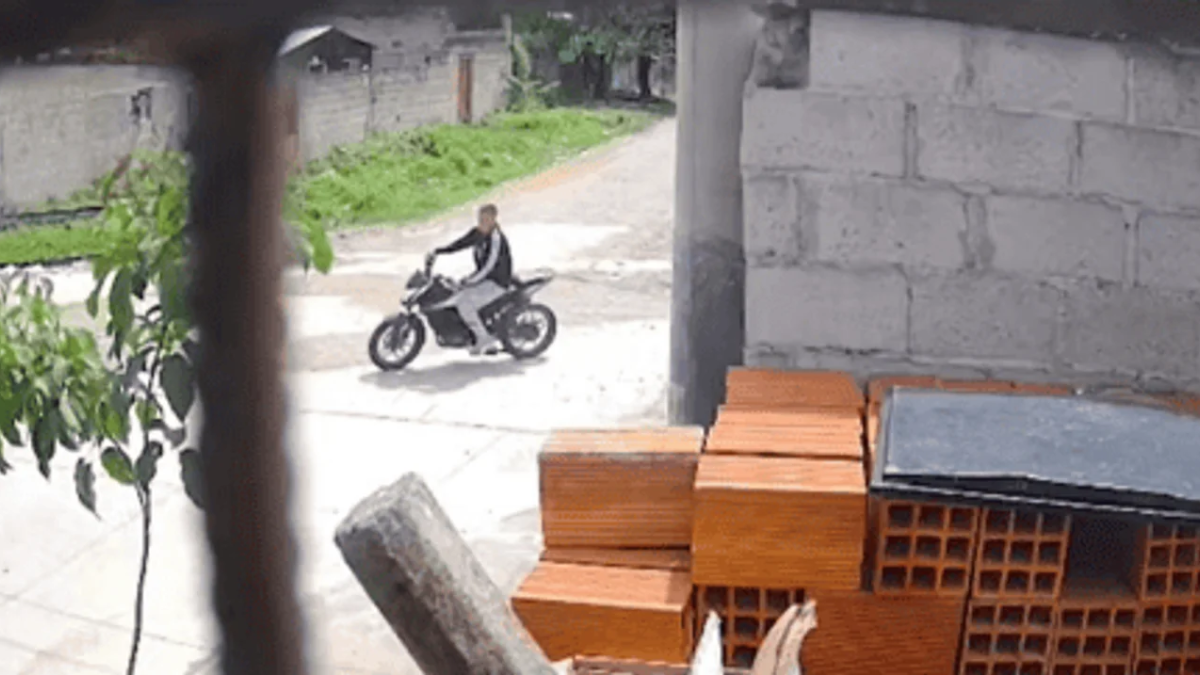 El hombre tiene 22 años, enfrenta el cargo de lesiones culposas graves y se solicitó la inhabilitación de la licencia de conducir. El hombre tiene 22 años, enfrenta el cargo de lesiones culposas graves y se solicitó la inhabilitación de la licencia de conducir.