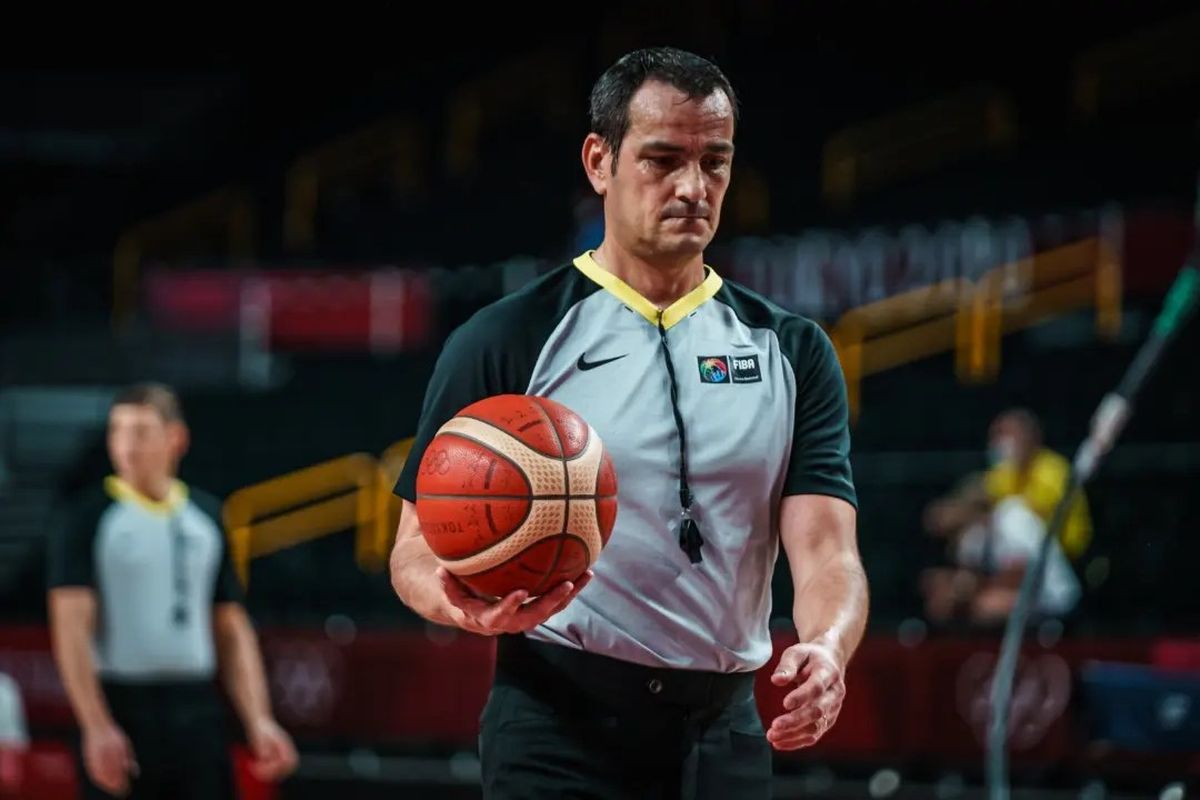 Juan Fernández, árbitro santafesino, representará al básquet argentino en los Juegos Olímpicos de París 2024. Juan Fernández, árbitro santafesino, representará al básquet argentino en los Juegos Olímpicos de París 2024.