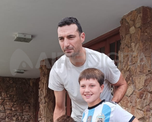 scaloni firmo autografos en pujato y hubo un detalle que llamo la atencion scaloni firmo autografos en pujato y hubo un detalle que llamo la atencion