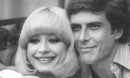 La coproducción argentina-italiana (1980) cuenta la historia de Bárbara, una reconocida actriz italiana que llega a la Argentina para protagonizar su propio musical. En su estadía conoce a un fotógrafo (Martínez) y se enamora de él, sin saber que le oculta un importante secreto que ella terminará por descubrir. La coproducción argentina-italiana (1980) cuenta la historia de Bárbara, una reconocida actriz italiana que llega a la Argentina para protagonizar su propio musical. En su estadía conoce a un fotógrafo (Martínez) y se enamora de él, sin saber que le oculta un importante secreto que ella terminará por descubrir.
