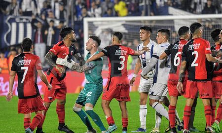 En un partido chivo, Colón se despidió de la Copa Argentina tras la derrota por 1 a 0 ante Talleres. En un partido chivo, Colón se despidió de la Copa Argentina tras la derrota por 1 a 0 ante Talleres.