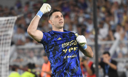 Dibu Martínez se convirtió en el arquero con la racha más larga sin recibir goles en la Selección. Dibu Martínez se convirtió en el arquero con la racha más larga sin recibir goles en la Selección.