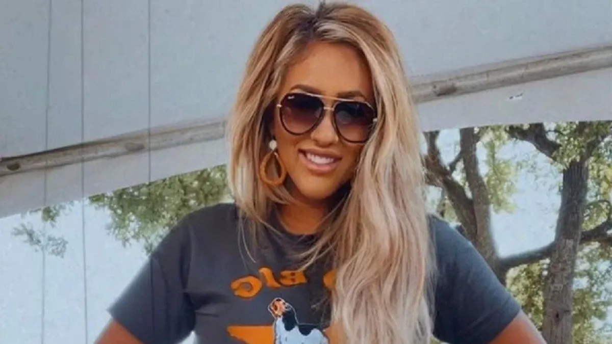 Sara Blake Cheek sube contenido a Onlyfans y pertenece a la “lista negra” del club de su hijo.