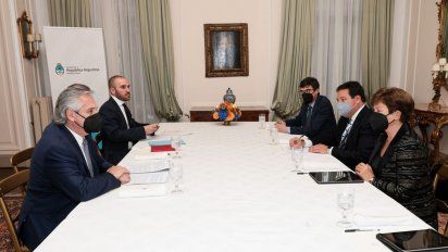 En la reunión con el FMI, el presidente Fernández estuvo acompañado por el ministro de Economía Martín Guzmán y el secretario de Asuntos Estratégicos Gustavo Beliz.