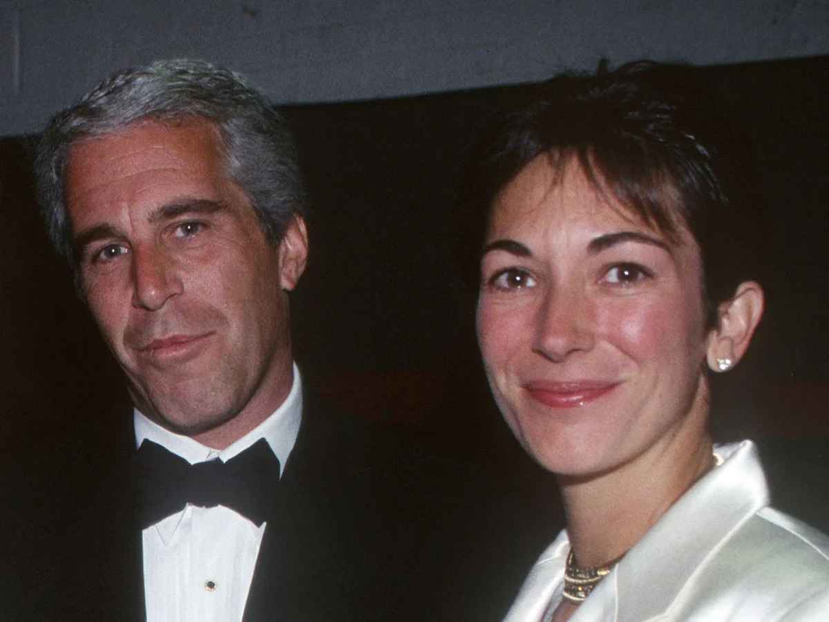 Jeffrey Epstein y Ghislaine Maxwell en un evento en Nueva York, 16 de mayo de 1995.