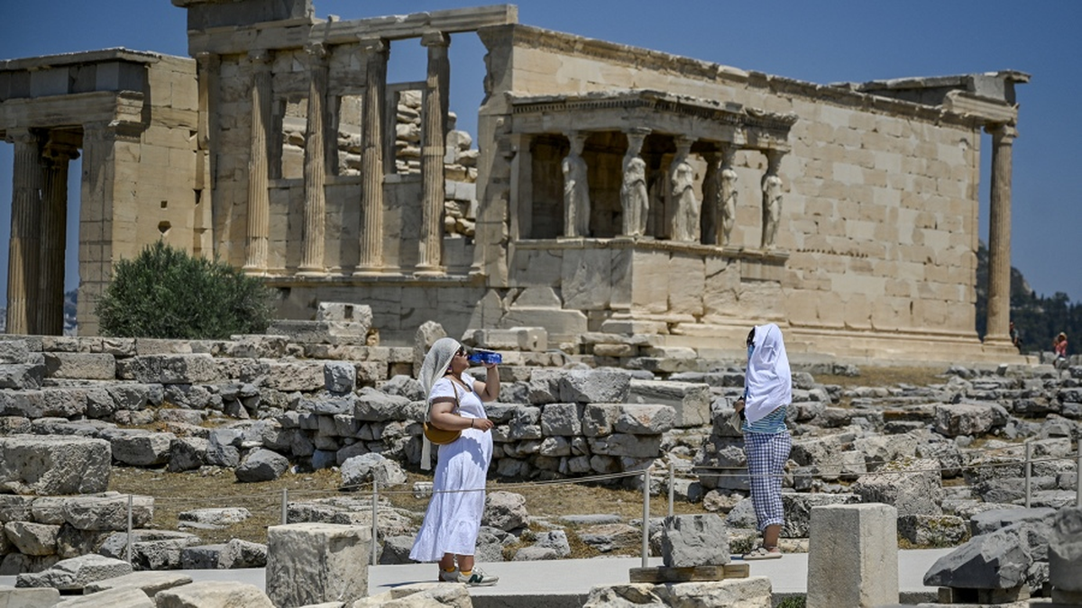 Los científicos afirman que el cambio climático está haciendo que las olas de calor en todo el mundo sean más frecuentes e intensas. Foto: AFP
