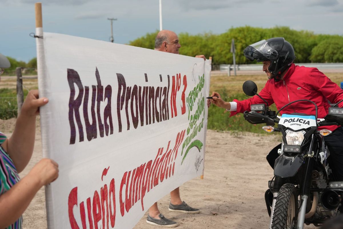 Pullaro y Scaglia inauguraron la pavimentaci&oacute;n de la ruta provincial N&deg; 3.
